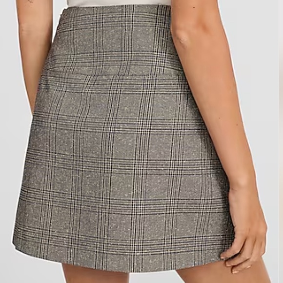 NWT Express High Waisted Plaid Buckle Wrap Mini Skirt 14 - Picture 6 of 10